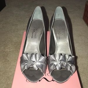 Gray Heels